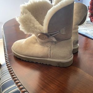 UGGS Bailey Button boots